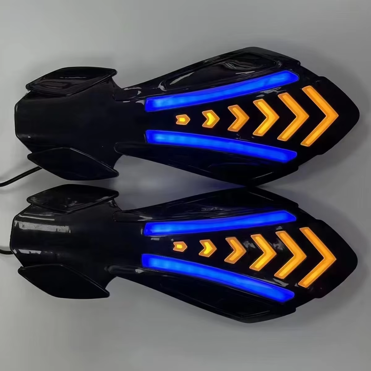 New Style Handlebar Protective Cover Motorcycle Handguard With LED Two-color Steering and Water Signal Light Handlebar