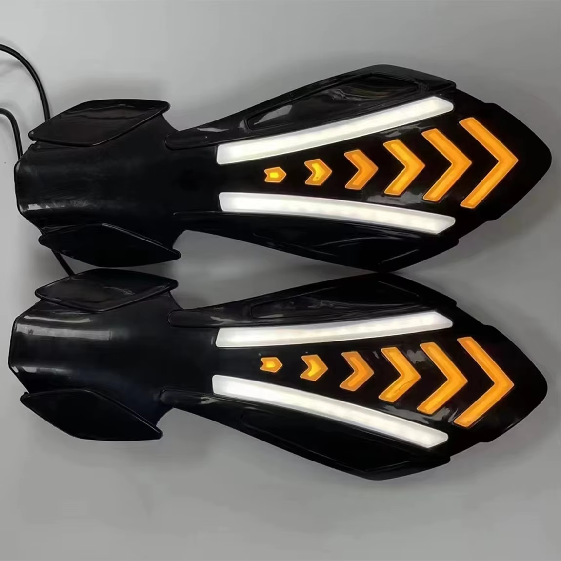 New Style Handlebar Protective Cover Motorcycle Handguard With LED Two-color Steering and Water Signal Light Handlebar