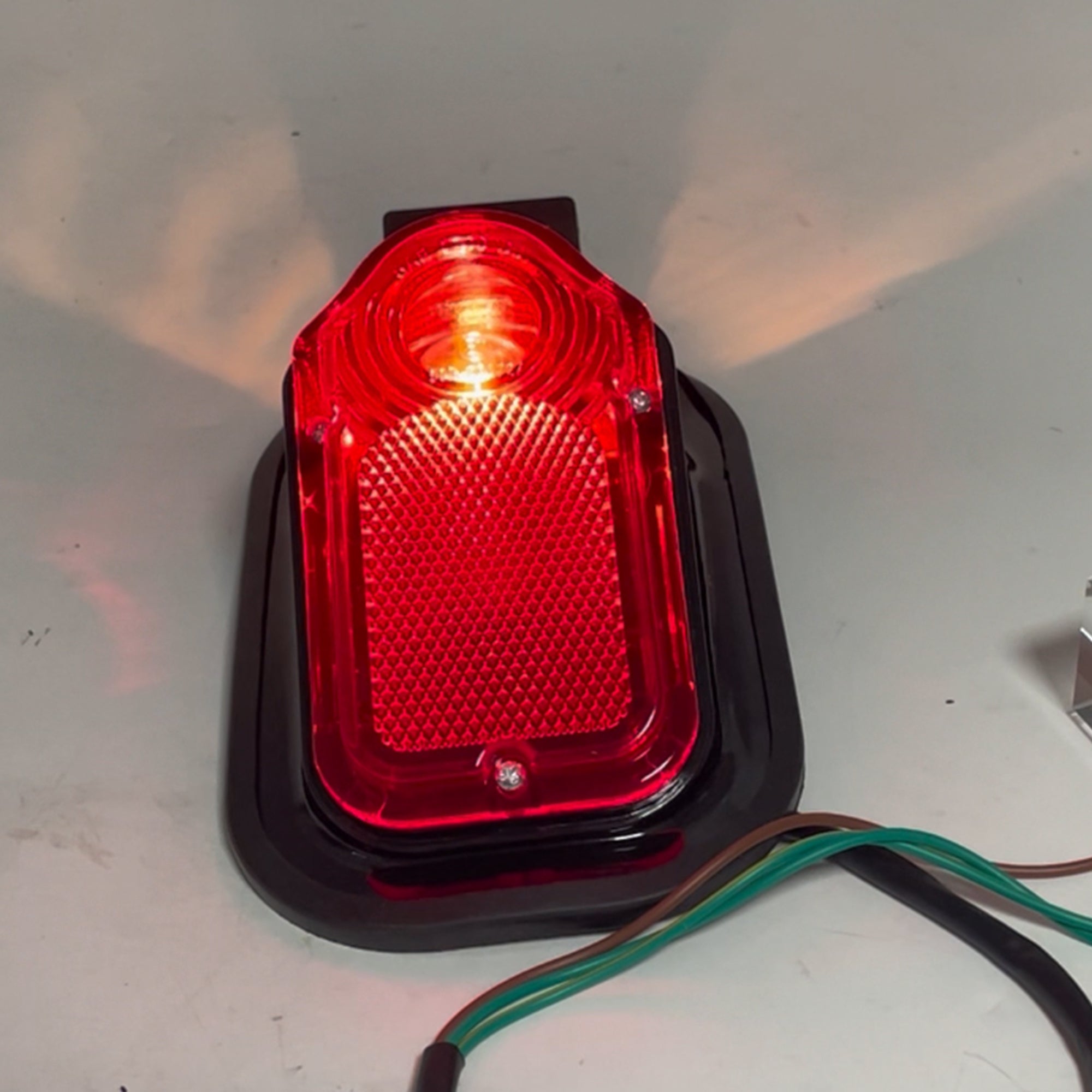 For Harley Bobber Chopper Custom Touring Taillights Motorcycle Red Brake Tail Light Signal Lamp for Honda Yamaha Accessories